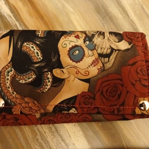 Nwt Snap closure Tri-fold Wristlet Wallets with Zippers Cats Bats Leaves Western - Picture 2 of 16